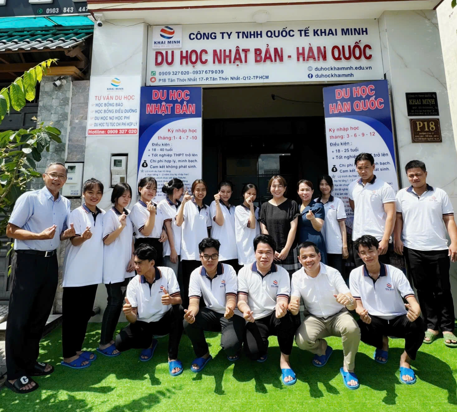 Đại diện trường Fuataba giao lưu học viên Khai Minh